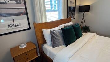2 slaapkamers, een strijkplank/strijkijzer, reisbedje, gratis wifi