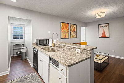 Magnolia Linen Company 10 - Downtown AU Across from Campus & Toomer's