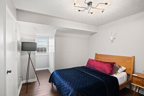 2 多间卧室、熨斗/熨衣板、旅行婴儿床、免费 WiFi