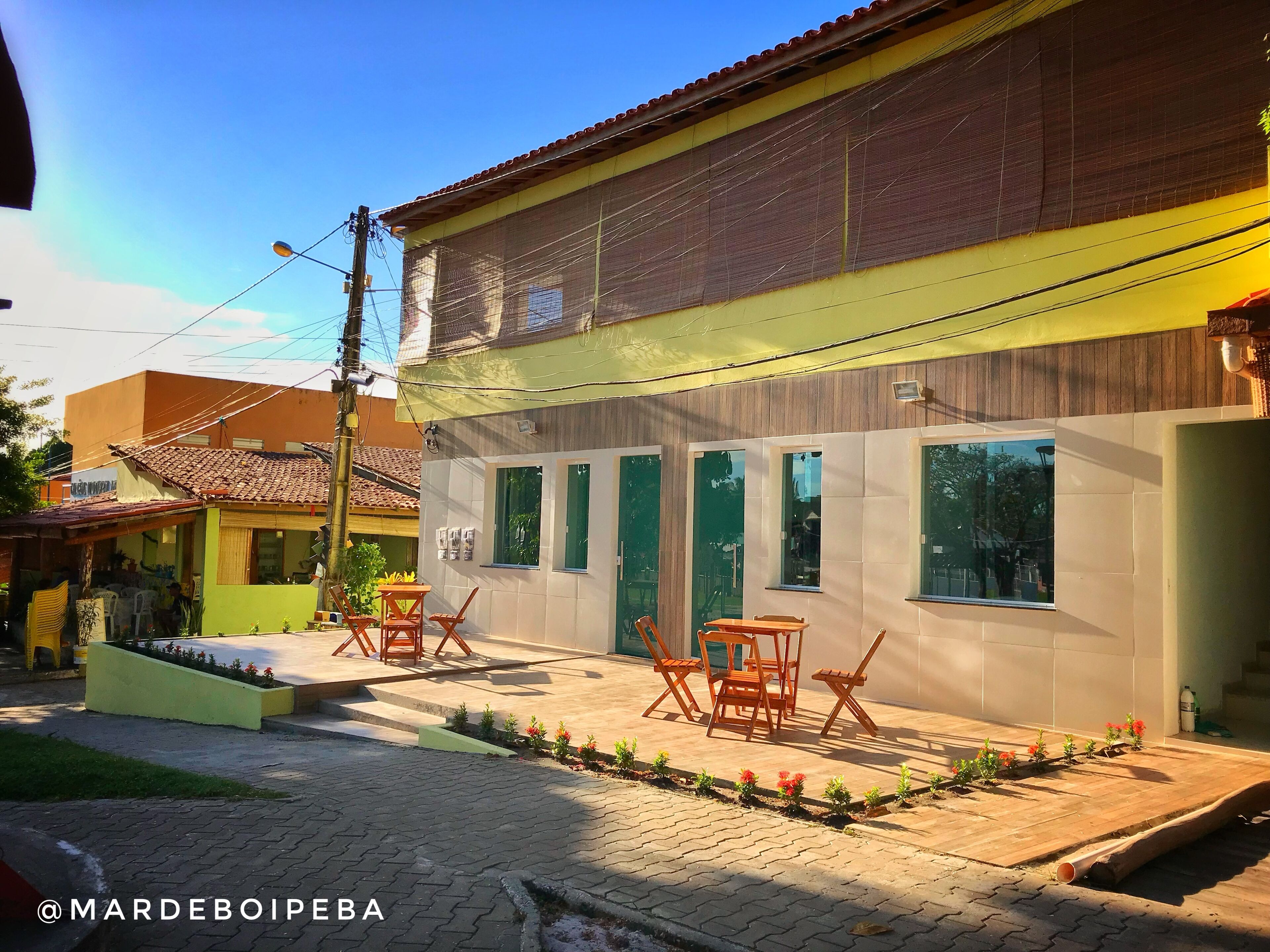 2 bedroom apartment, air conditioning, wifi, fully equipped and very close to the beach!