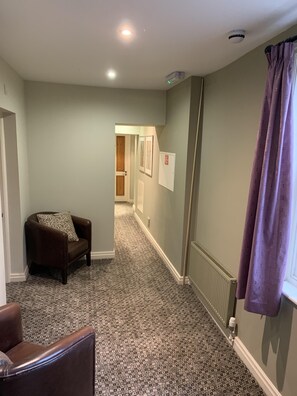 Interior - George & Dragon (Chester)