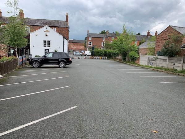 Exterior - George & Dragon (Chester)