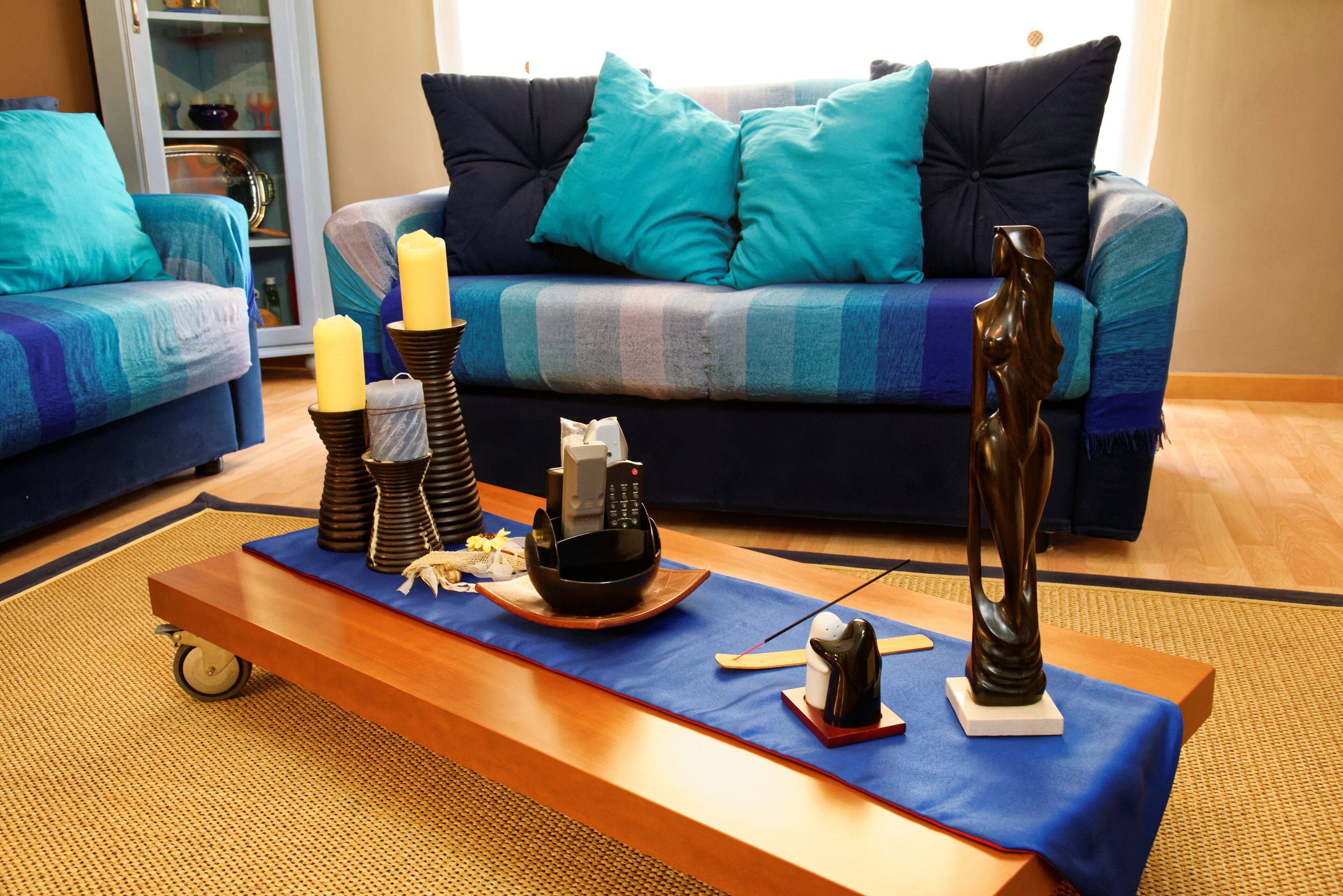 Télévision, lecteur de DVD, chaîne hi-fi