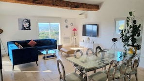 Smart-TV, Tischtennisplatte