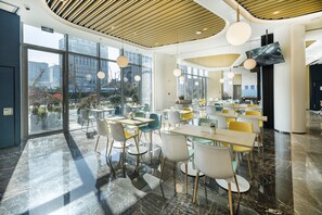 Restaurant - Holiday Inn Express Shanghai Zhangjiang by IHG (Shanghai)