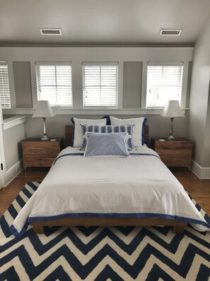 2 bedrooms, travel cot, WiFi, bed sheets