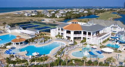 Quaint Bald Head Island Cottage close to East Beach with access to BHI Club