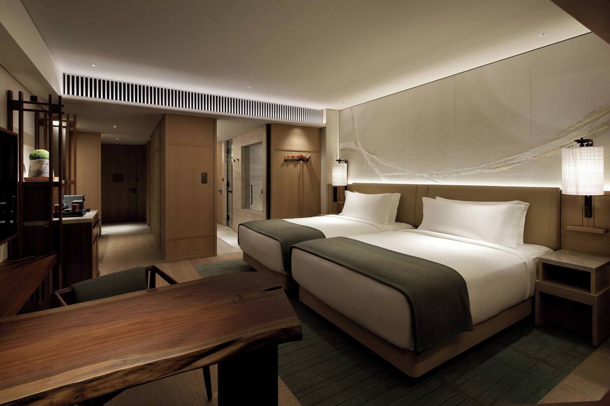 Egyptian cotton sheets, premium bedding, minibar, in-room safe