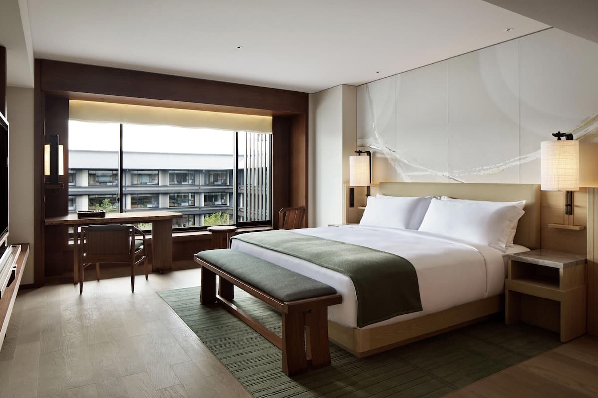 1 bedroom, Egyptian cotton sheets, premium bedding, minibar