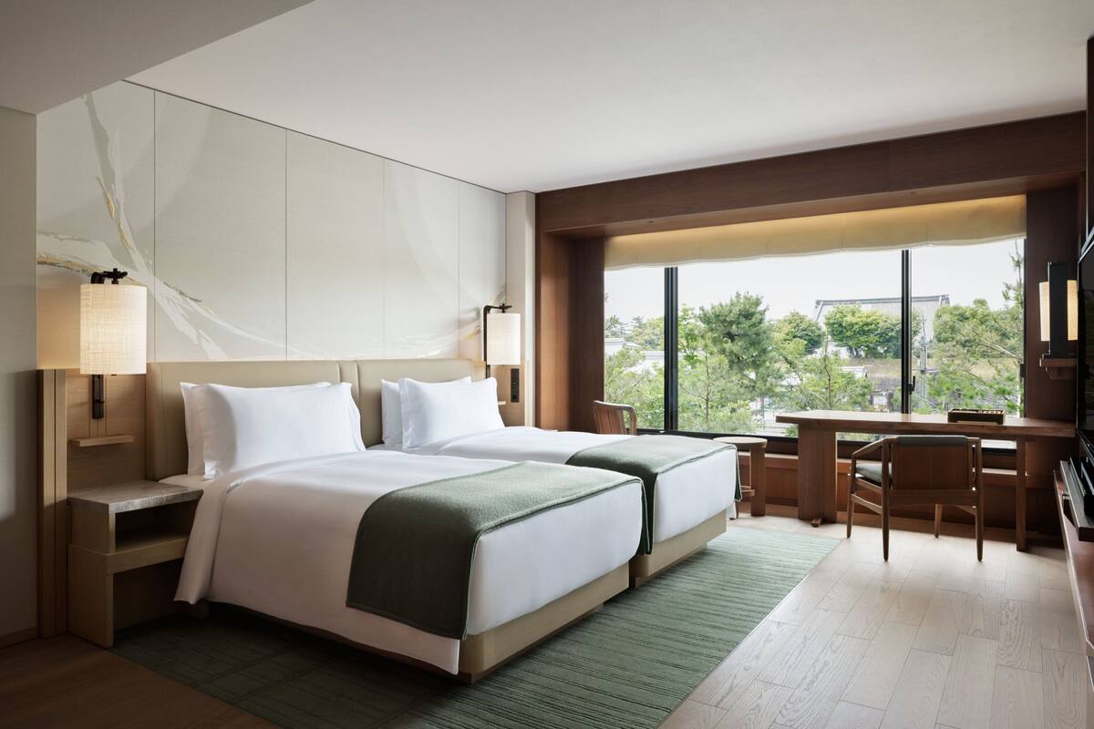 Egyptian cotton sheets, premium bedding, minibar, in-room safe