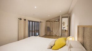 2 bedrooms, iron/ironing board, travel cot, WiFi