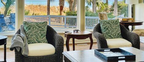 Téléviseur, table de ping-pong