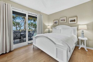 6 bedrooms, desk, iron/ironing board, internet