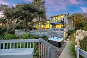 Outdoor spa tub - 12 Brigantine ~ Enjoy Sweeping Oceanfront Views in Palmetto Dunes! (Hilton Head Island)