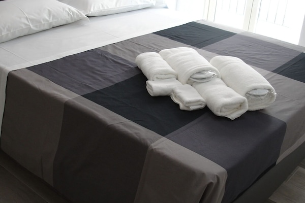 Business Double Room, Courtyard View (Palaiòs) | Egyptian cotton sheets, premium bedding, down comforters, minibar