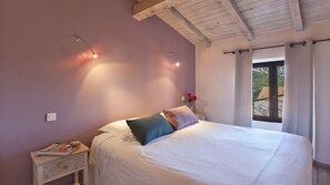 1 bedroom, iron/ironing board, travel cot, WiFi