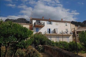 Exterior - Très bel appartement Celu : ambiance village et belle vue tout confort (Calenzana)