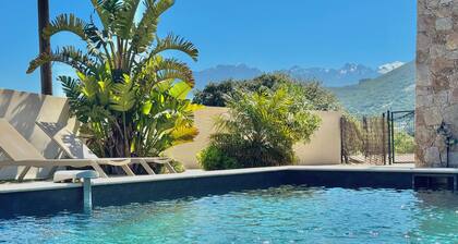 Villa casa Luna : piscine chauffée vue mer proche centre et plage de Calvi