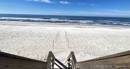 Gulf views, steps to pool, fire pit, pet friendly, beach gear included!
