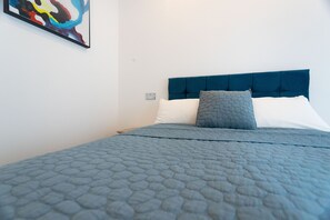 Panoramic Apartment, Ensuite (1 bedroom - Sleeps 2 ) | 1 bedroom - The Avenue Apartments (Leeds)