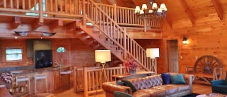 Smart TV, chimenea, videojuegos y libros