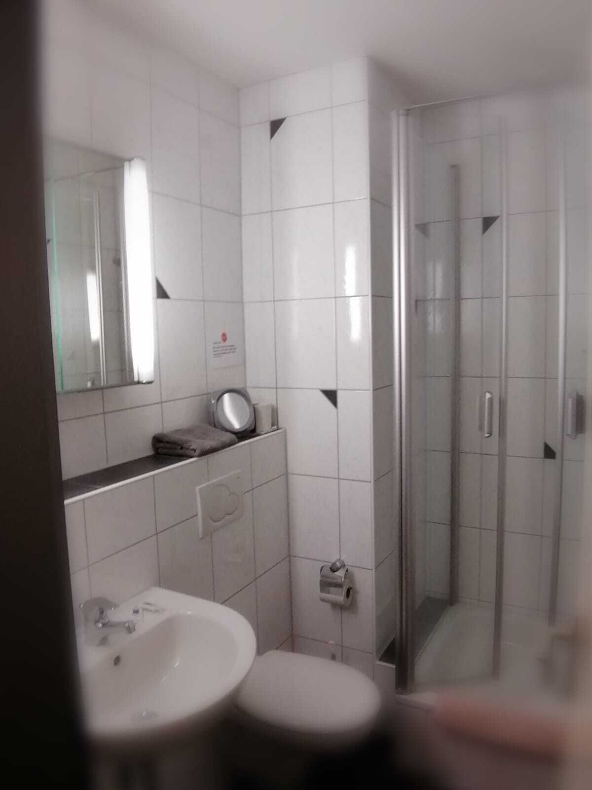 Standard Double Room, Ensuite | Bathroom