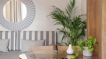 Estúdio luxo, vista para a piscina | Roupas de cama de algodão egípcio, roupas de cama premium