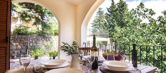 Tasteful vacation apartment near the sea