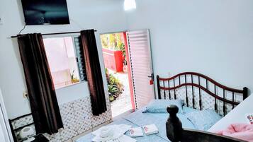 1 bedroom, desk, iron/ironing board, free WiFi