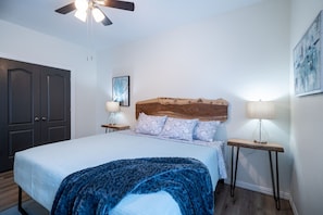 3 chambres, fer et planche à repasser, lit parapluie, Wi-Fi gratuit