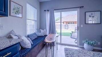 智能电视、壁炉