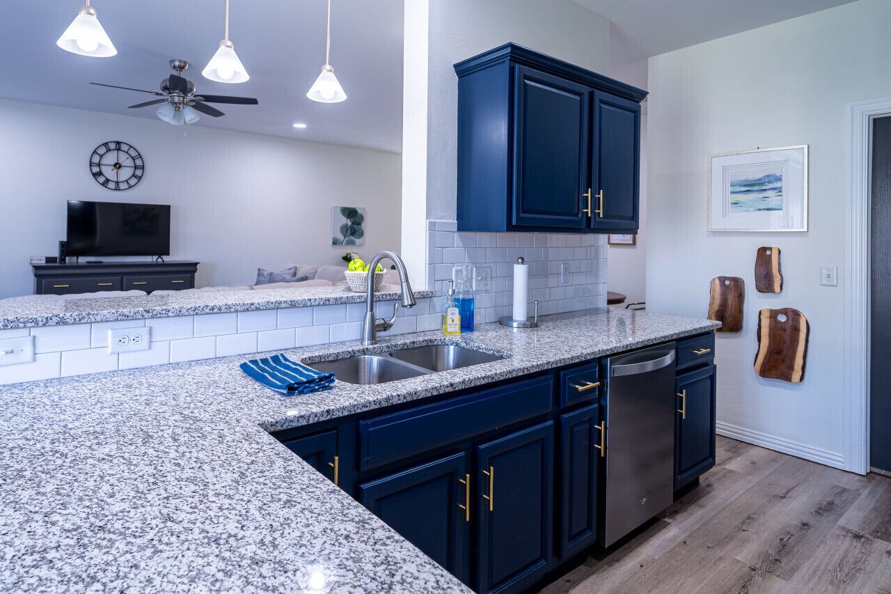 雪櫃、微波爐、焗爐、爐具