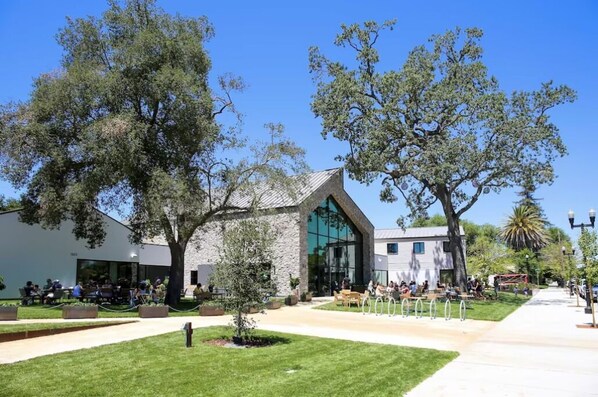 Exterior - The Lofts at Paso Market Walk - The Elderberry Room (Paso Robles)