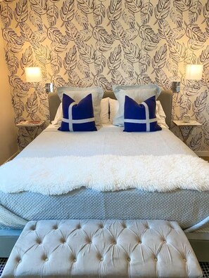 1 bedroom, WiFi, bed sheets - The Lofts at Paso Market Walk - The Elderberry Room (Paso Robles)