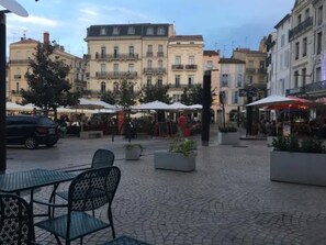 Outdoor dining - Private mansion (Béziers)