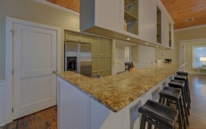 Stuga - 3 sovrum | Eget kök | Ugn och spishäll