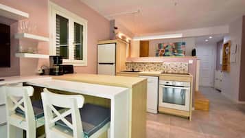 冰箱、微波炉、烤箱、洗碗机