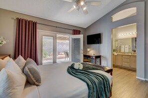 3 bedrooms, in-room safe, desk, iron/ironing board