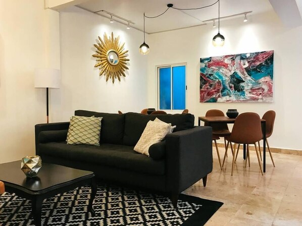 TV, DVD player, offices - Beautiful Peach Flower Art Wall Condesa G7 (Ciudad de México)