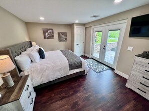 5 camere, una scrivania, ferro/asse da stiro, culla da viaggio