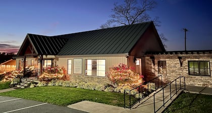 NEW! Elegance on The Farm •Limitless Amenities ♦Pool ♦Hot Tub ♦Fish Pond +more!