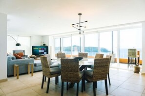 Dining - Luxury 3BR PH with EV Charger (PH1 BB) (Acapulco de Juárez)