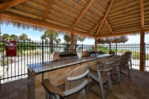 Property grounds - On Siesta key Beachfront 2 bedroom 2 bath condo. (Sarasota)