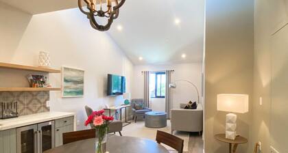 The Lofts at Paso Market Walk - The Rosewood Room