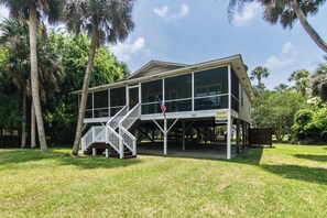 Exterior - Forever To Sea | Classic Edisto Beach Cottage | Screened Porch + Sun Deck | Sleeps 10 | Dog Friendly (Edisto Beach)