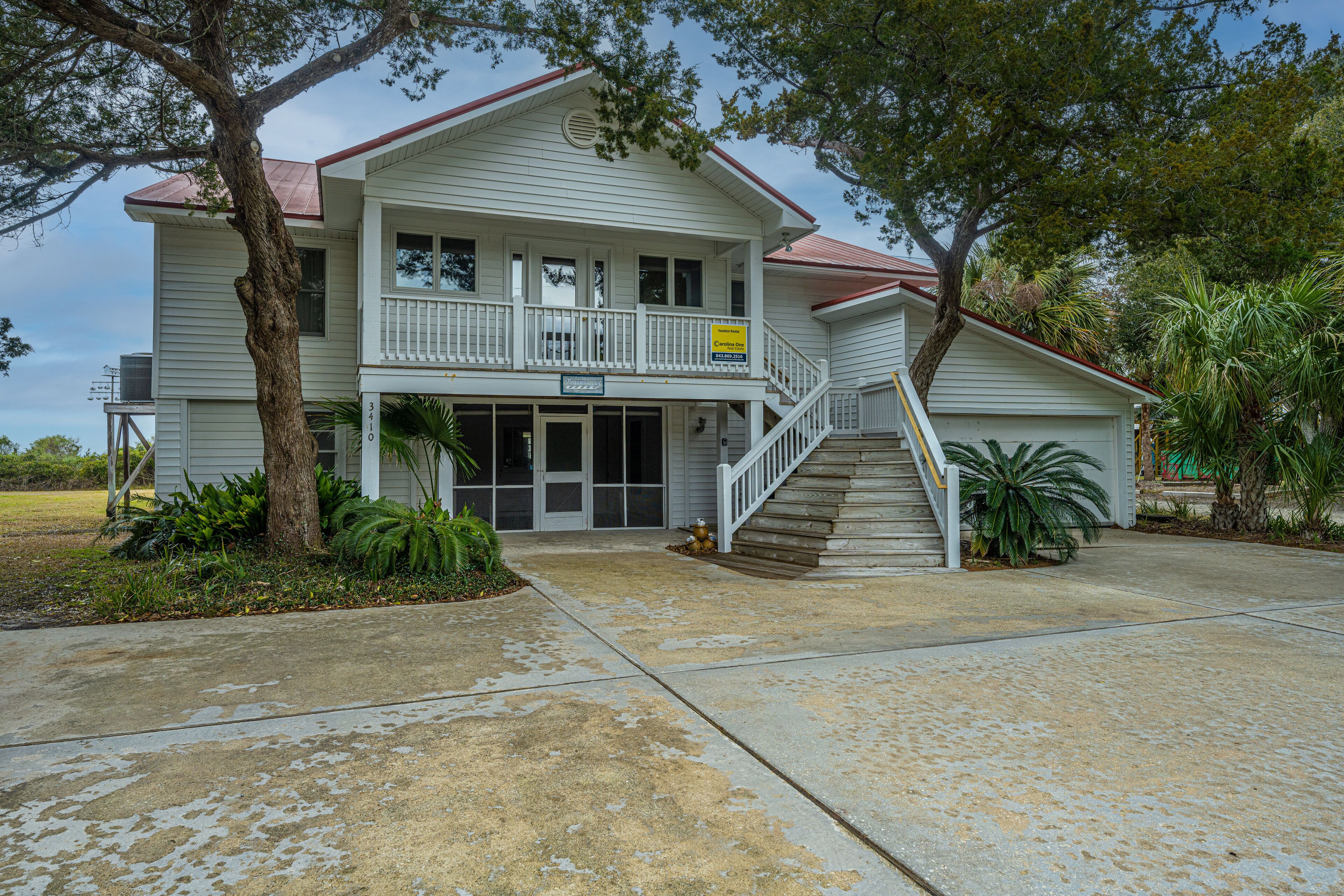 Oceanfront on the St. Helena Sound; Expansive Beach & Ocean Views; Screened Porch; Cable TV/WiFi
