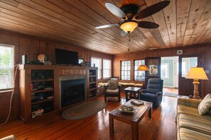 TV, fireplace, DVD player