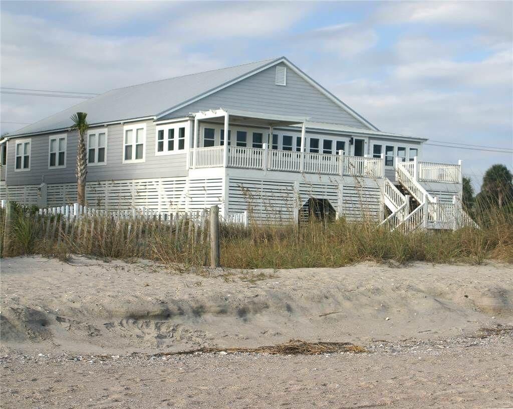 Spacious & Beautifully Updated Oceanfront Classic w/ Expansive Ocean Views; Sun Deck; Cable TV/WiFi