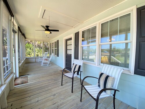 Pet Friendly Cottage w/ Screened Porch & Easy Beach Access: WiFi Access