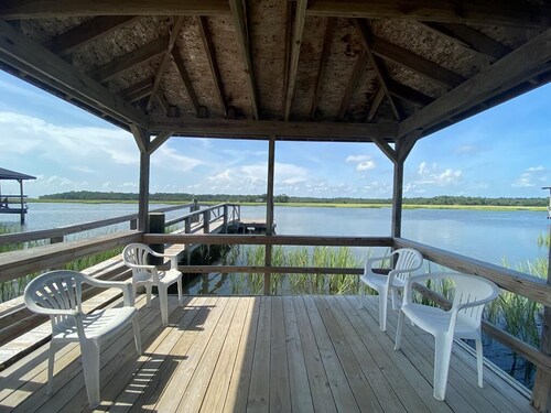 Stunning Sunsets;Private Dock; Expansive Marsh & Creek Views; Minutes to Beach Access; WiFi